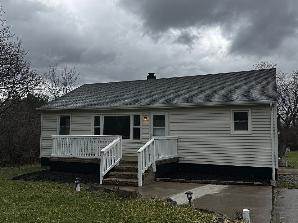 Cozy Strongsville ranch