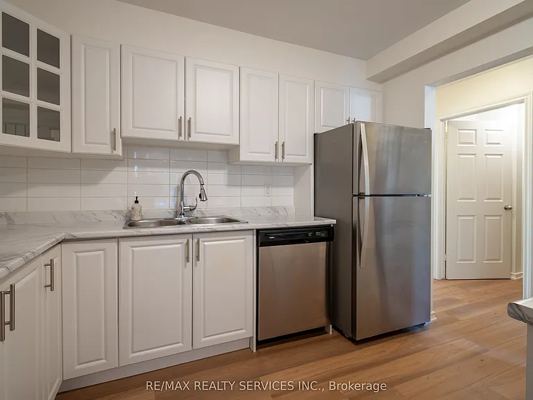 100 Brownleigh Ave #176 — Photo 10