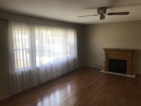 3rd image of 9869 Kessler Dr