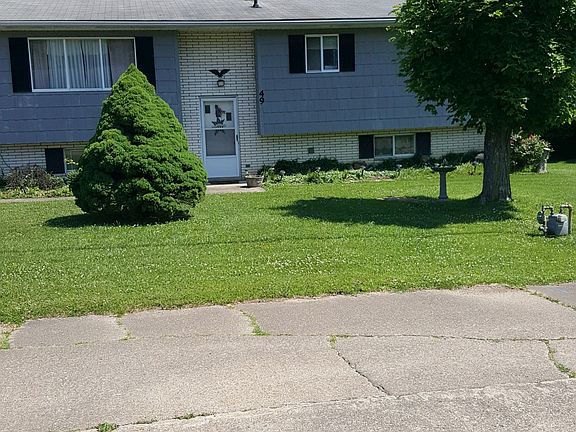 2nd image of 49 Oak Acres Cir