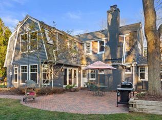 10111 N Sheridan Dr, Mequon, WI 53092
