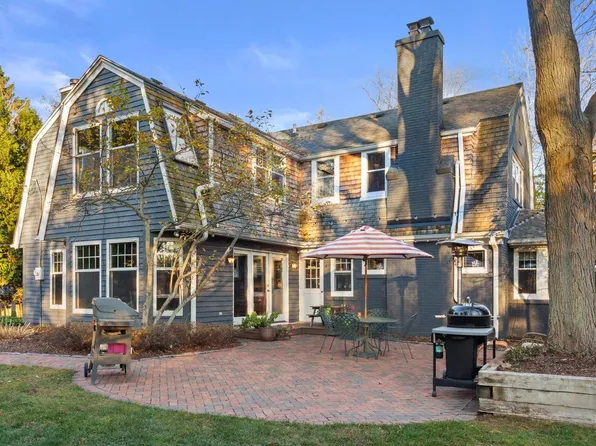 10111 North Sheridan DRIVE, Mequon, WI 53092