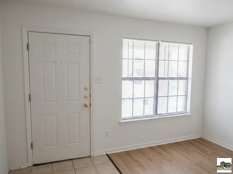 305 Cedar Ridge Dr #A — Photo 4