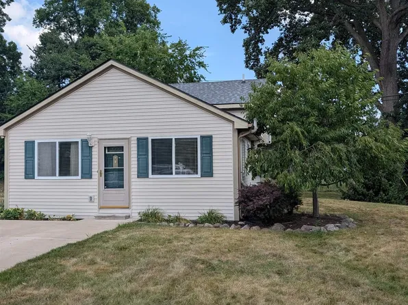 901 S Winding Dr, Waterford, MI 48328