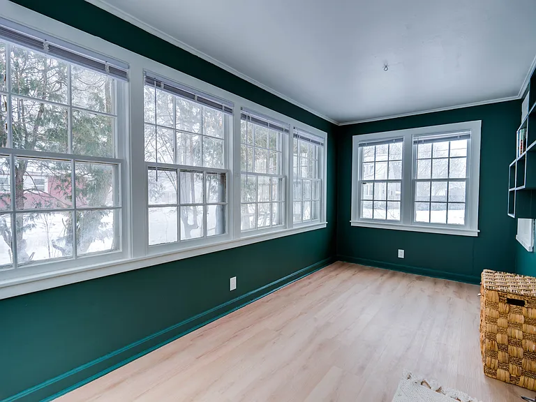 6 Lawrence Ave — Photo 16
