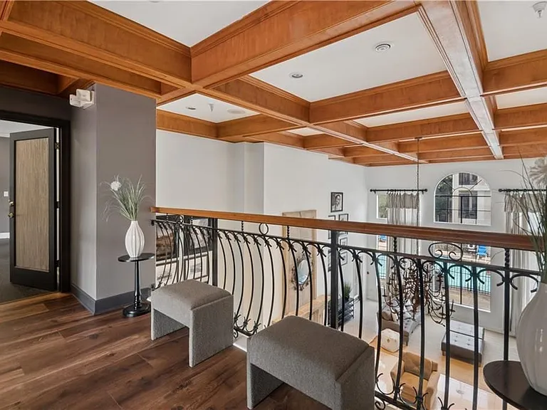 3777 Peachtree Rd #914 — Photo 20