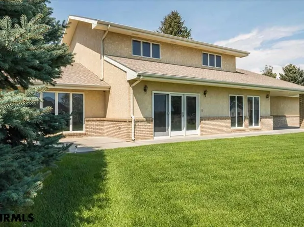 916 Sherman Ave, Lingle, WY 82223