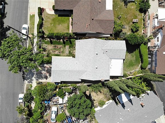 3rd image of 13219 De Garmo Ave