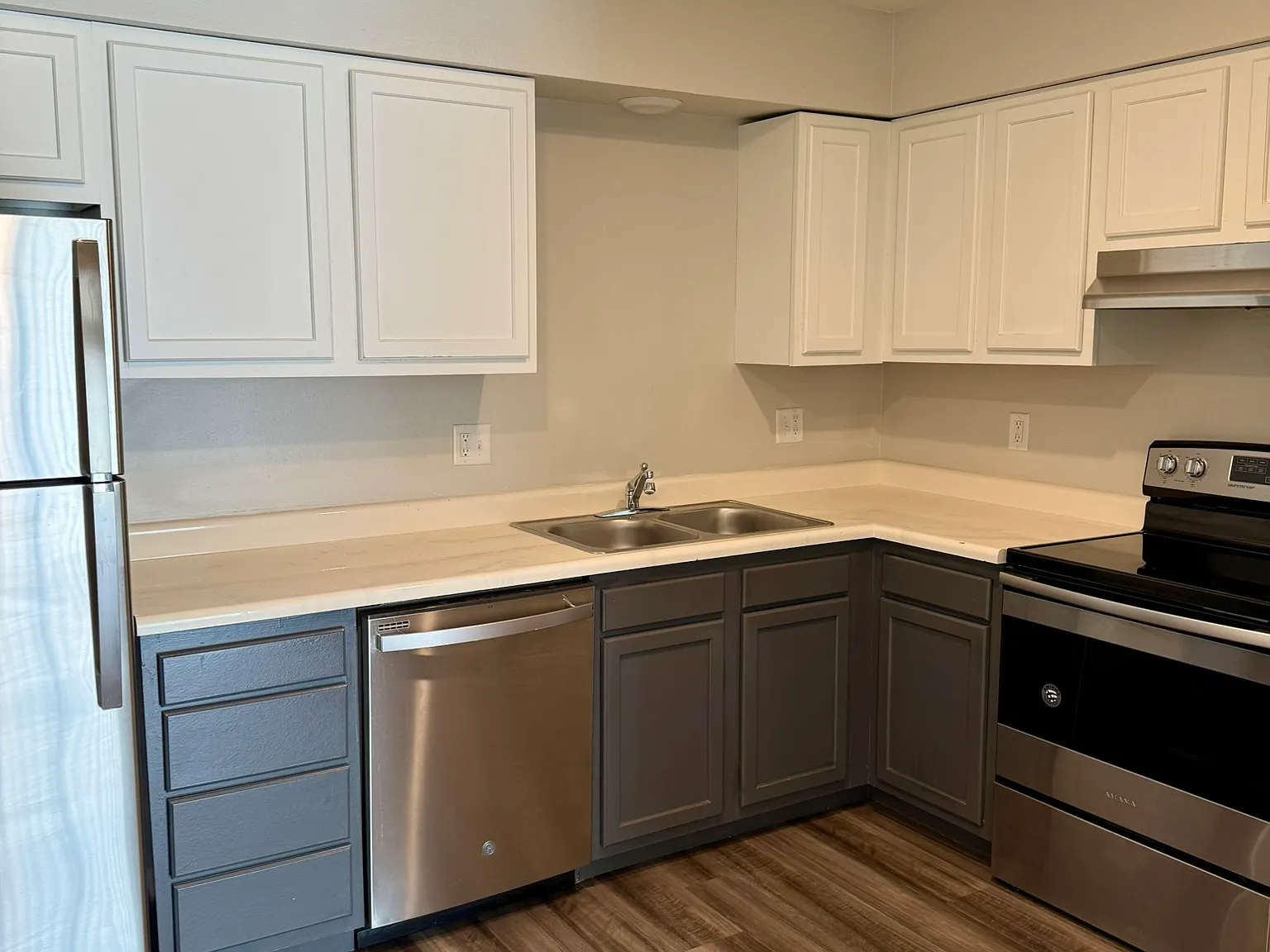 3 bed, $1,429 — Photo 2