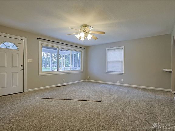 4th image of 905 Allen Ave