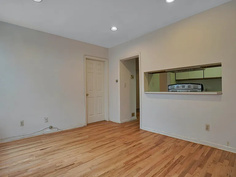 403 Bloomfield St #3 — Photo 8