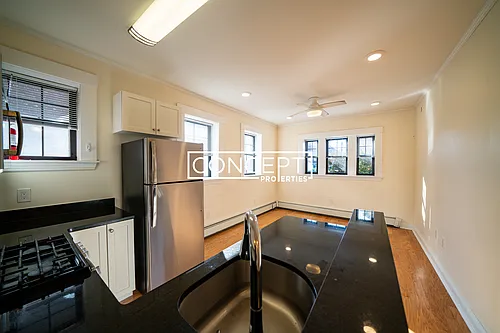 217 Commonwealth Ave Photo 1