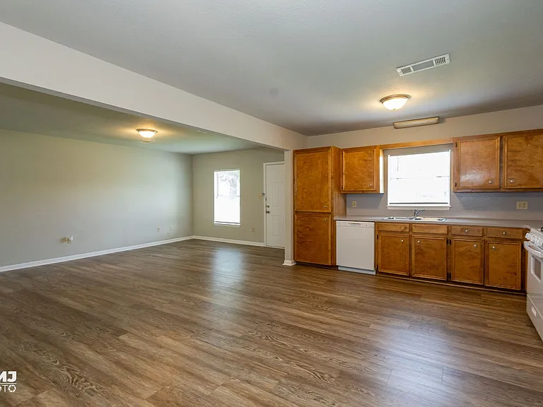 3140 Boyd Ave — Photo 8