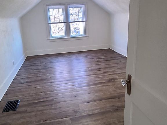 Second floor large bedroom. (View from landing/ hallway.)