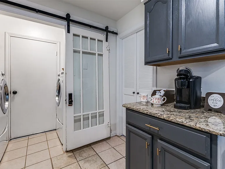 505 Wildwood Ter — Photo 10