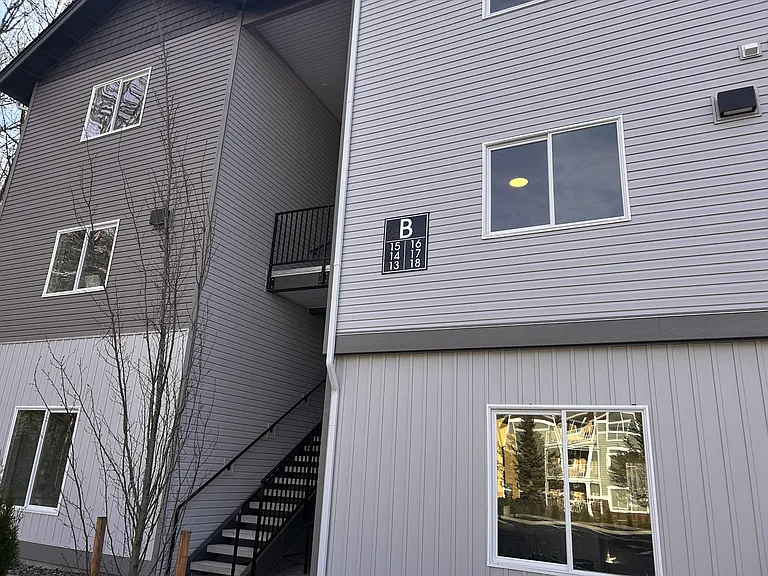 415 SW 20th Ave #2 — Photo 9