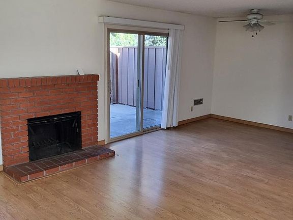 5th image of 2367 South Dr