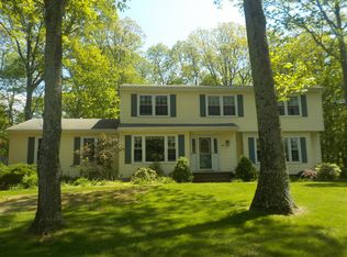 1 Laurel Dr, Long Valley, NJ 07853