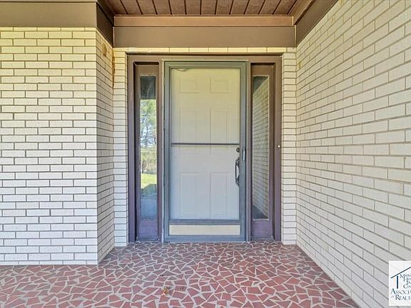 3rd image of 32 Dori Dr