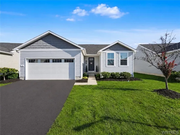 33 Allie Ln, Hamburg, NY 14075