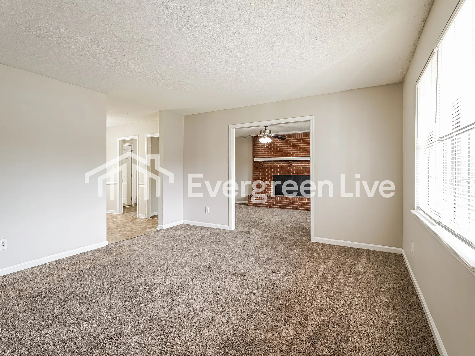 3 bed, 2.0 bath, 1414 sqft, $1,295 — Photo 3