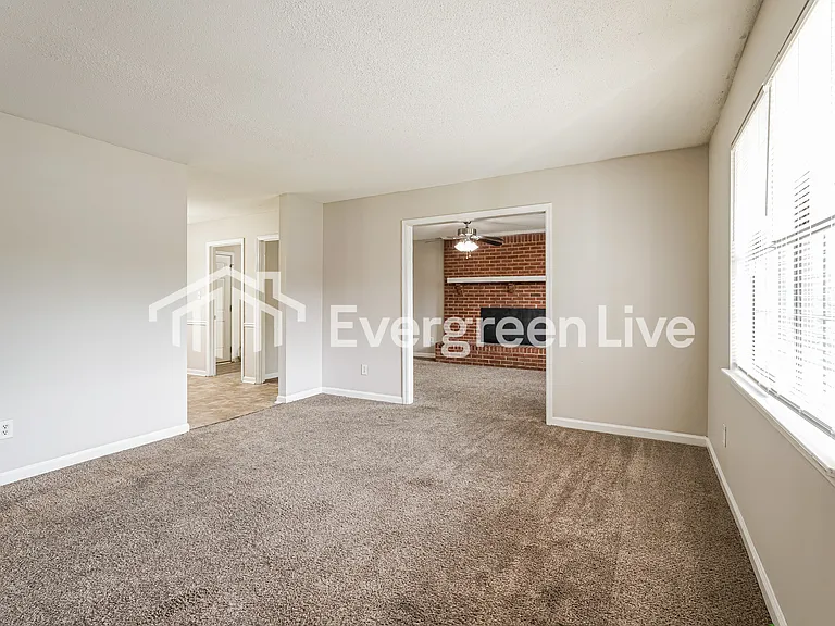 2665 Barclay St — Photo 3