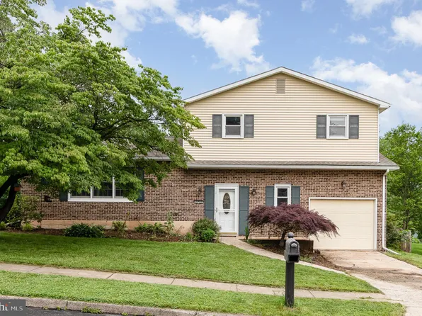 302 Iroquois Way, Mechanicsburg, PA 17050