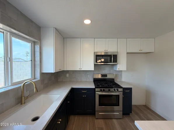 2002 N 54TH Lane, Phoenix, AZ 85035