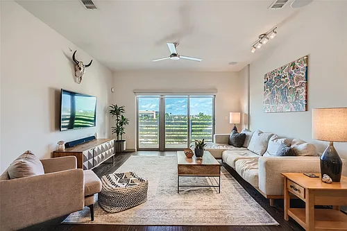 3600 S Lamar Blvd Photo 1