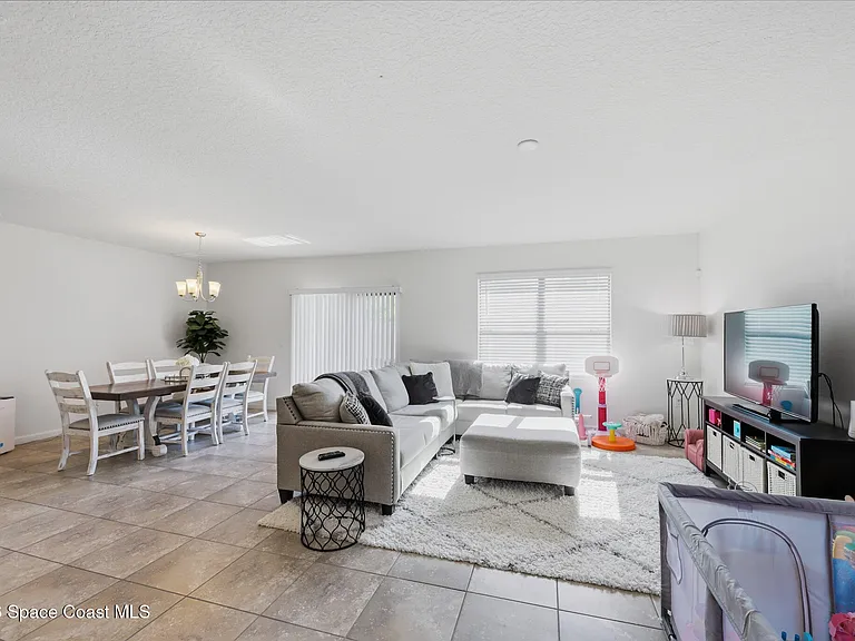 4687 Magenta Isles Dr — Photo 12