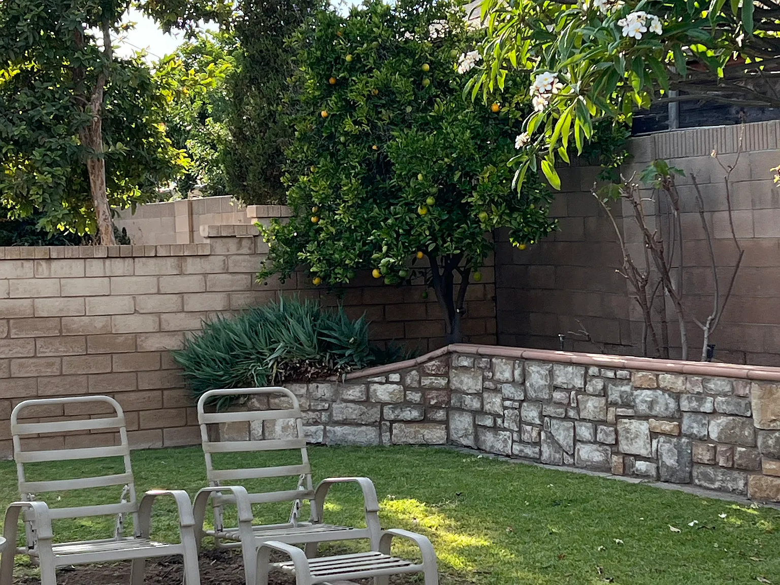 3749 E Euclid Ave — Photo 3