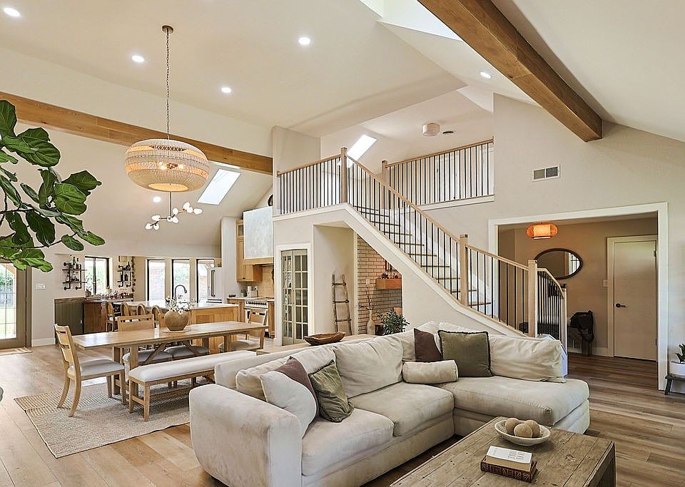 1st image of 23 Fairway Oaks Blvd