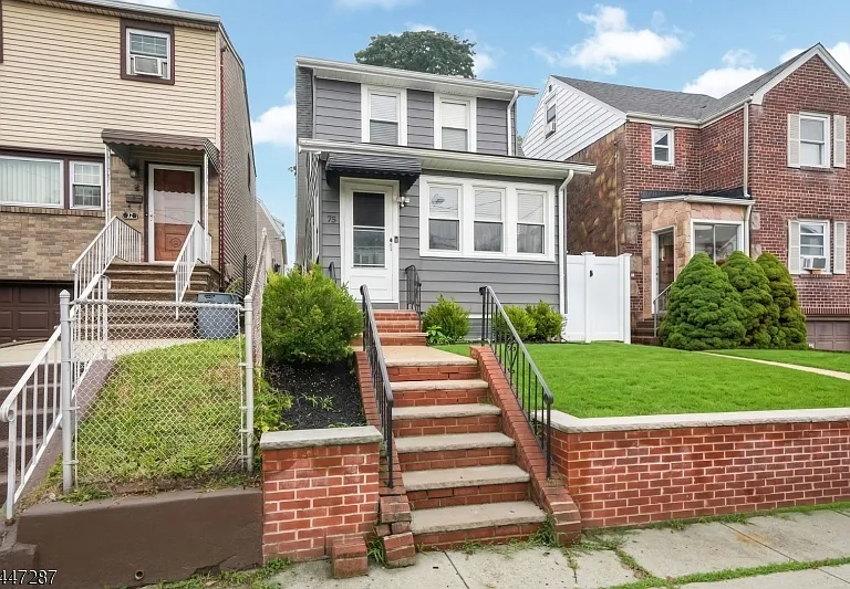 73 Ilford Ave — Photo 2