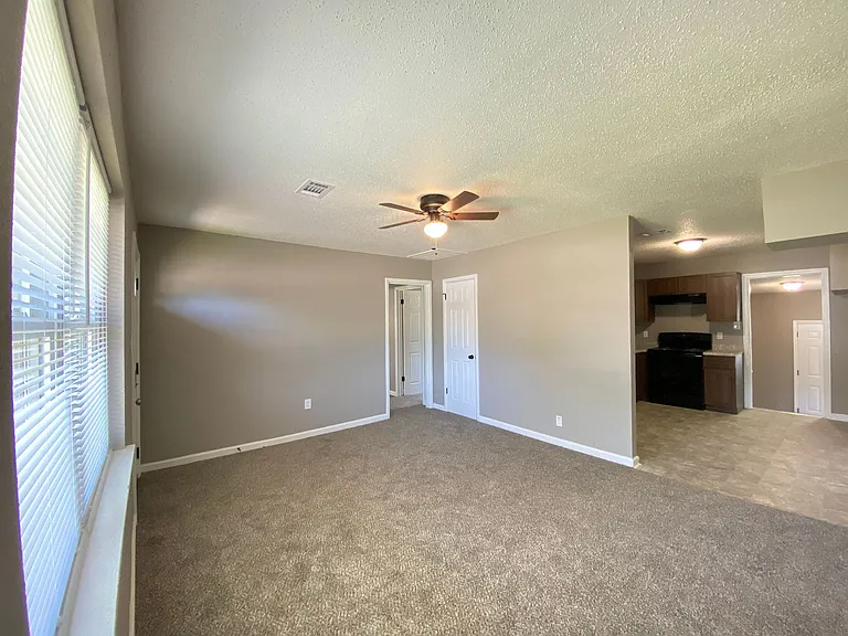 64 Hill Ln — Photo 9