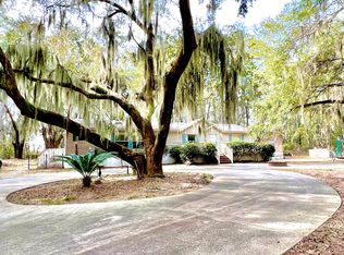 54 Club Bridge Rd, Saint Helena Island, SC 29920