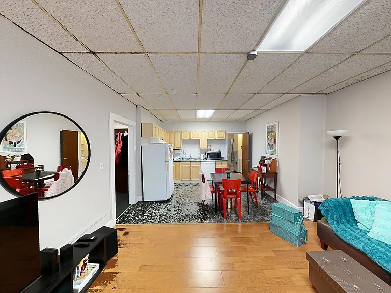 45-47 Baystate Rd — Photo 4