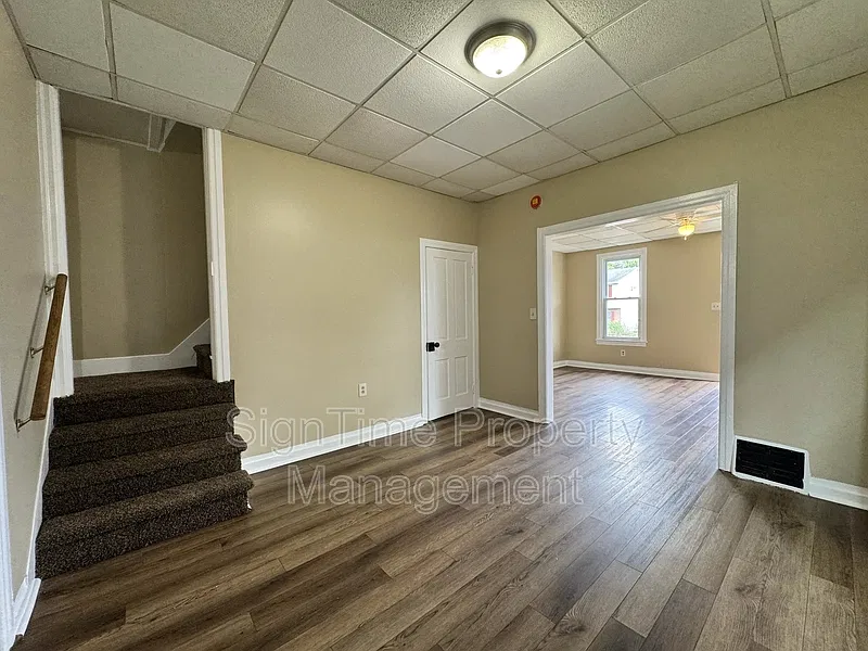 3 bed, 1.0 bath, 1162 sqft, $1,399 — Photo 2