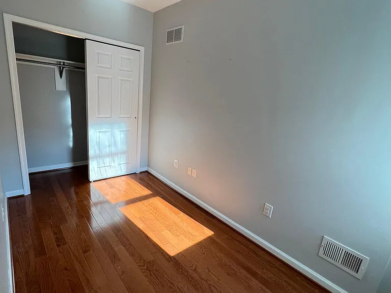 712 S 18th St — Photo 12