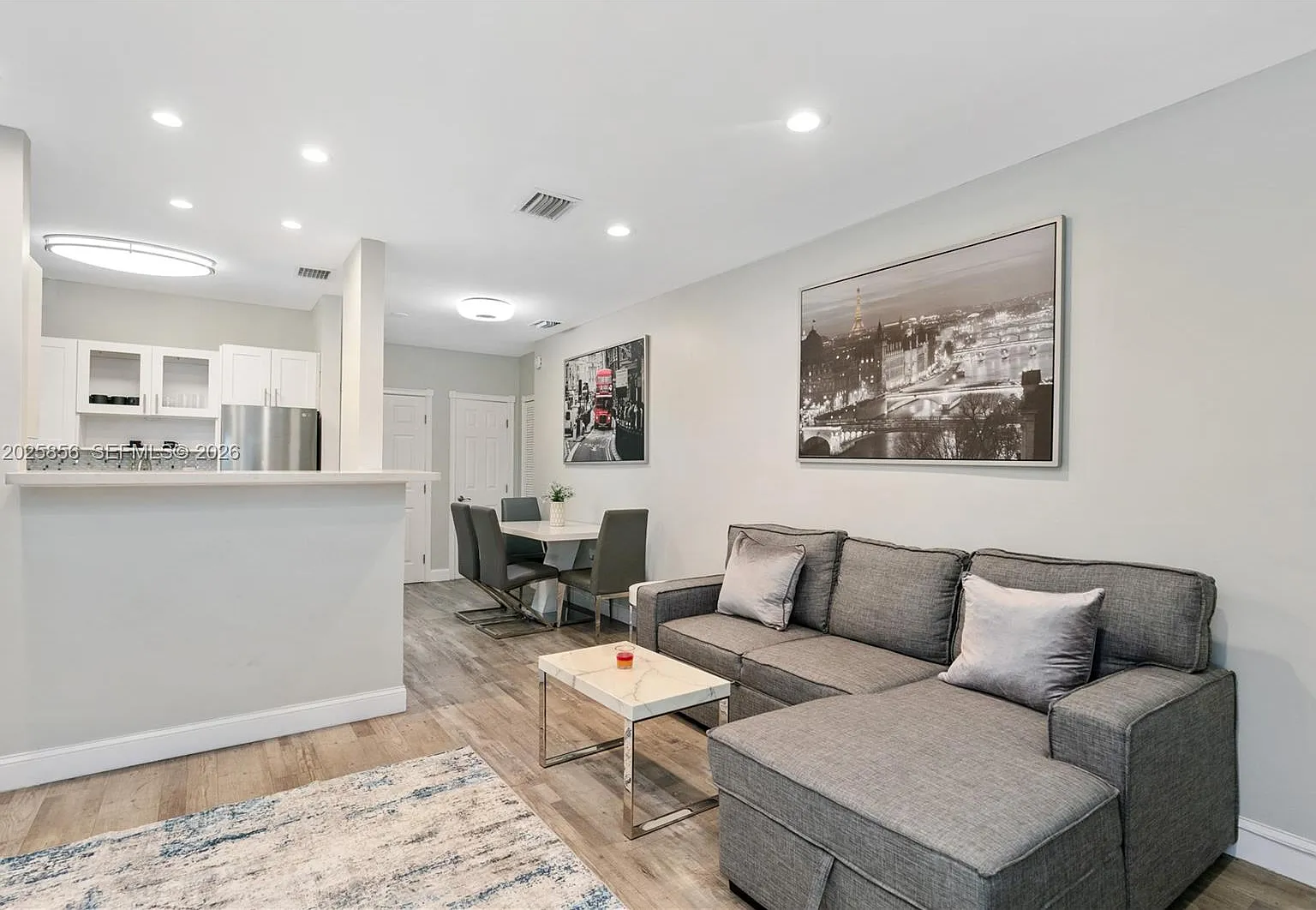 Waterside Condo — Photo 3