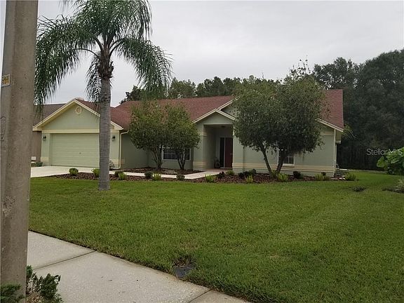 3rd image of 4906 Balsam Dr