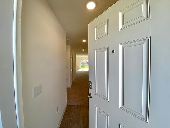 4th image of 884 Alminar Ave SE #9