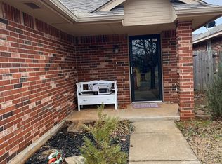 12316 SW 6th St, Yukon, OK 73099