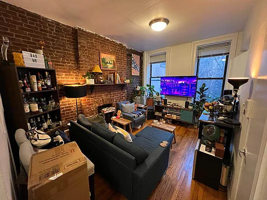 Rented by KNOCKKNOCK LLC | media 2