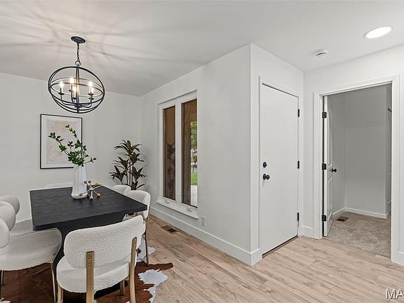 5th image of 555 Braebridge Rd