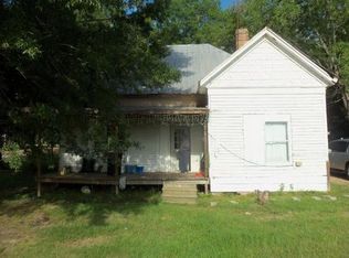 911 E Fourth St, Forest, MS 39074