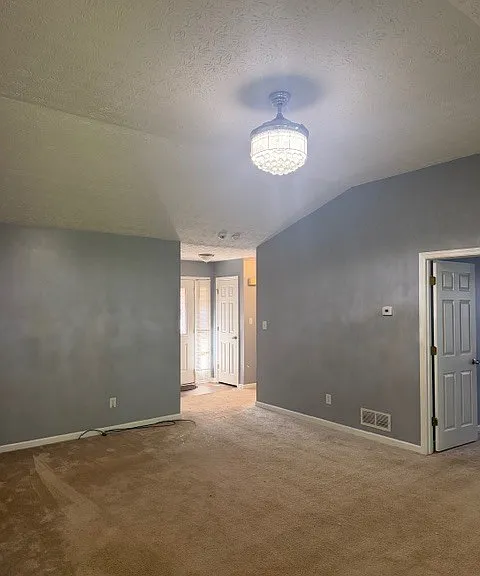 190 Oakwood Cir — Photo 11