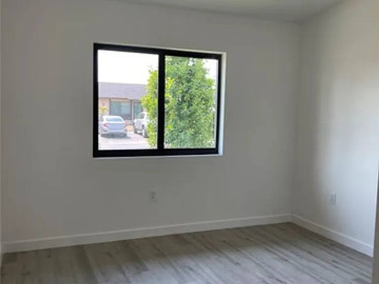 4741 SW 135th Pl — Photo 11