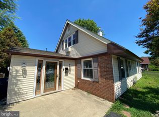 9 Midfield Ln, Willingboro, NJ 08046