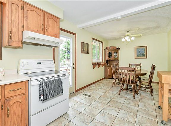 4th image of 167 Harvard Rd