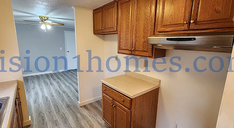500 Sunrise Ave — Photo 4